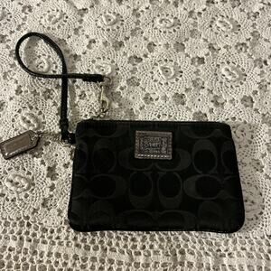 Coach Poppy Black Signature Wristlet Patent Leather Piping Silver Gray Tag